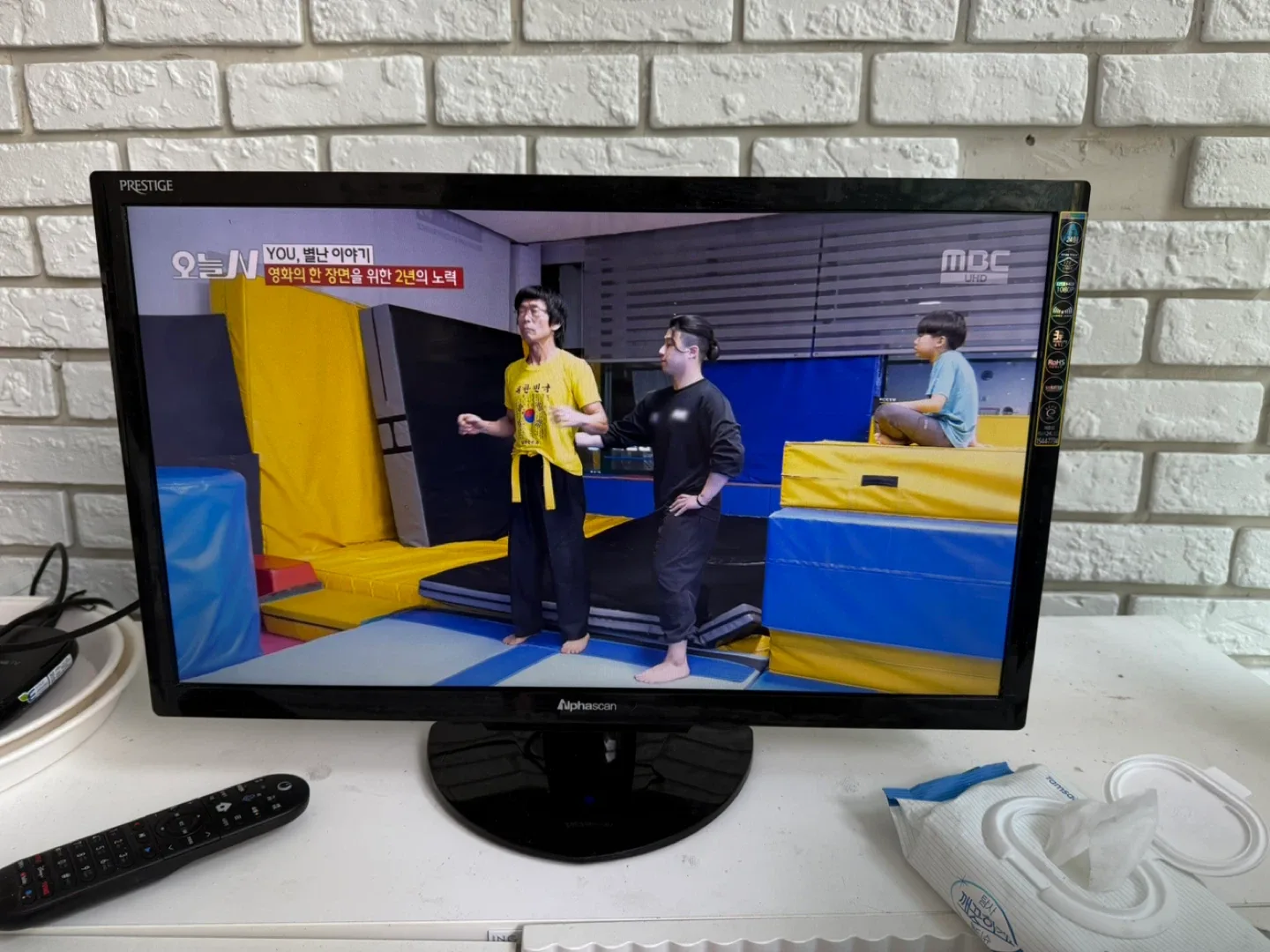 알파스캔 AVA24LED 모니터