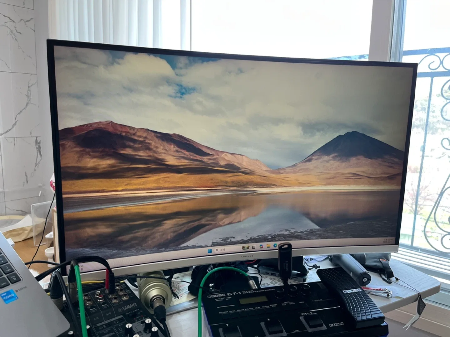 한성 ULTRON 3254C 32인치 모니터