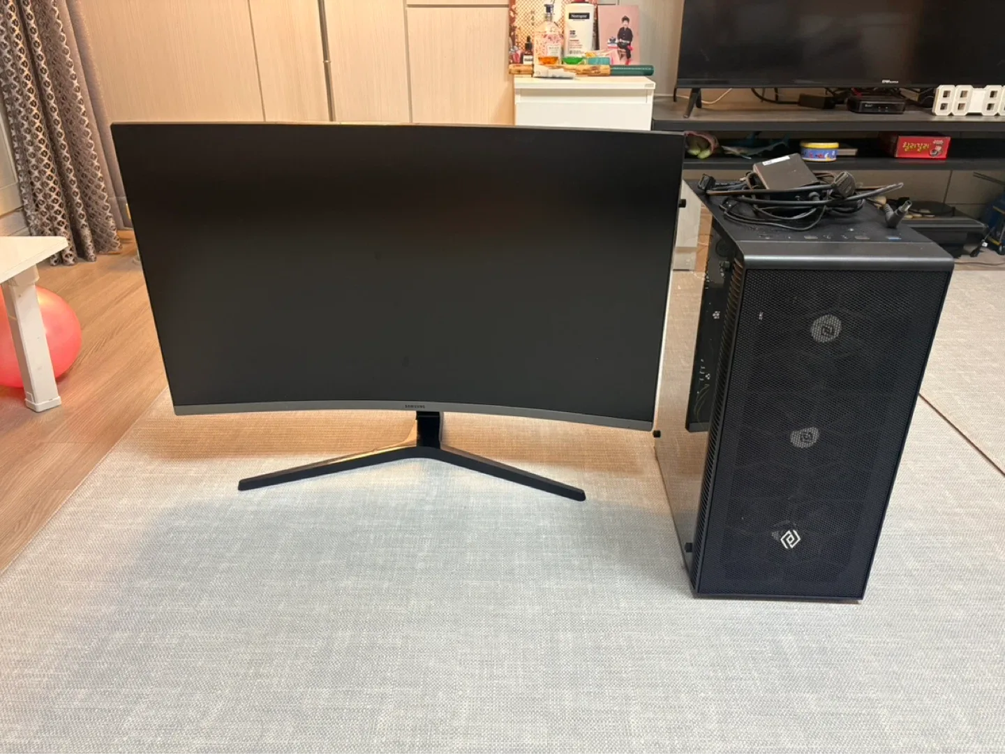 삼성 커브드 모니터 + 게이밍 PC 본체