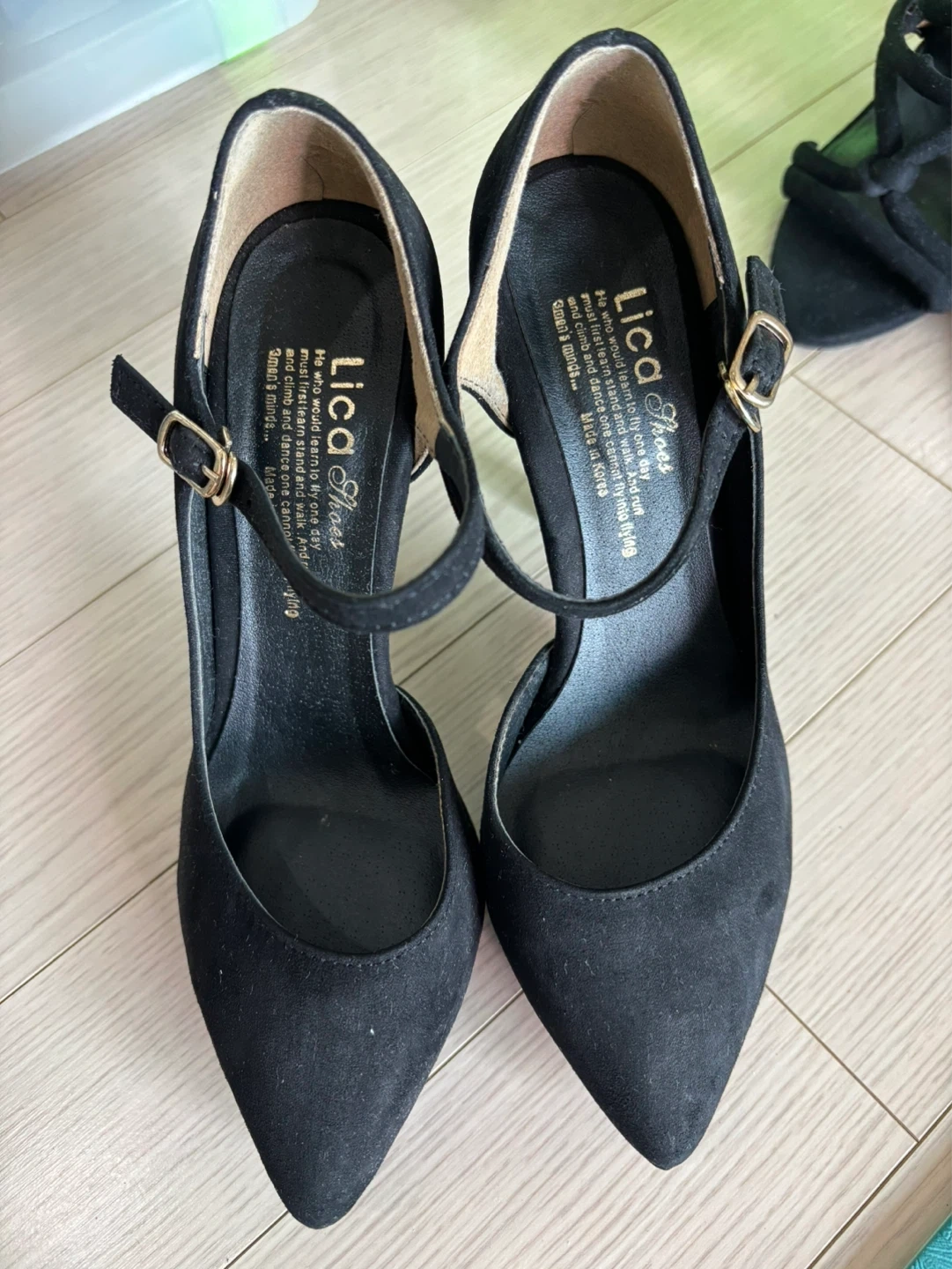 리카슈즈 블랙 스웨이드 스트랩 하이힐