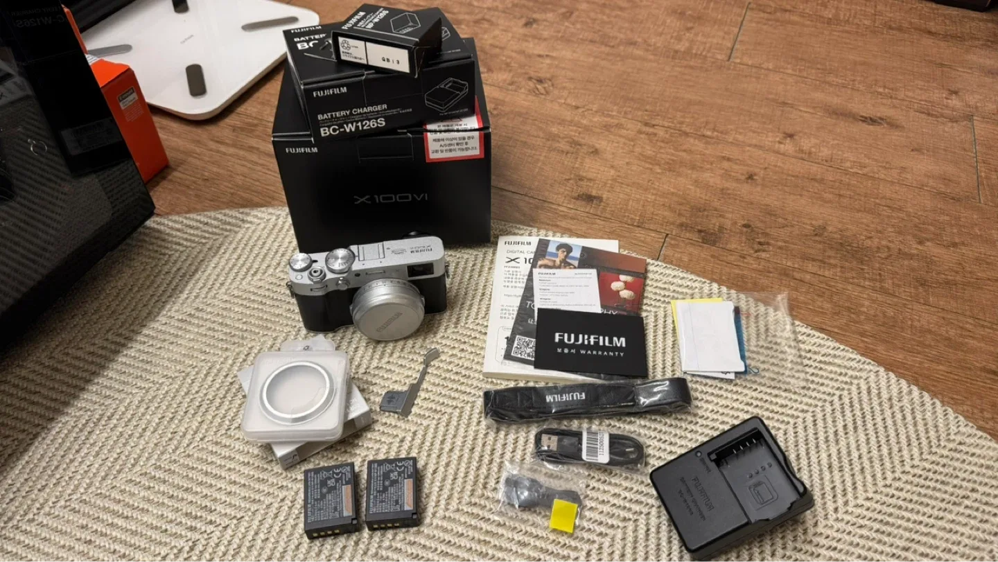 후지필름 X100VI 실버 및 추가 구성품