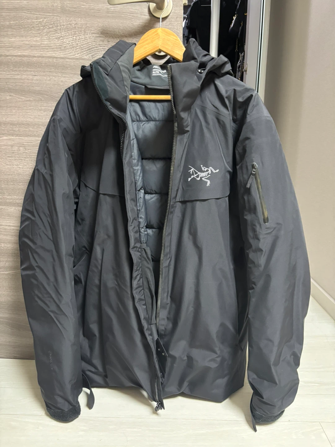 아크테릭스 마카이 패딩 xl