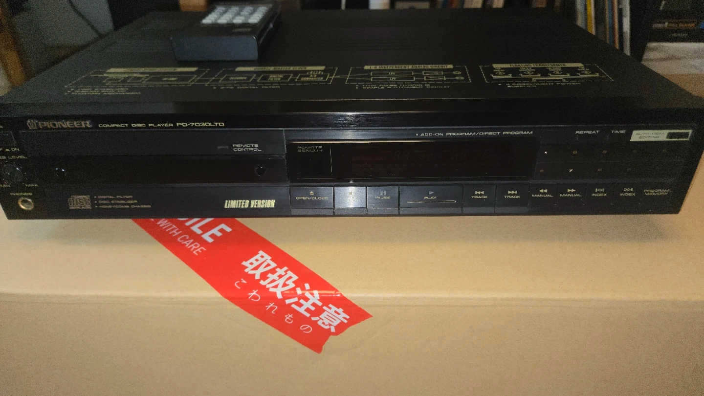 파이오니어 PD-7030 CD 플레이어 팝니다.