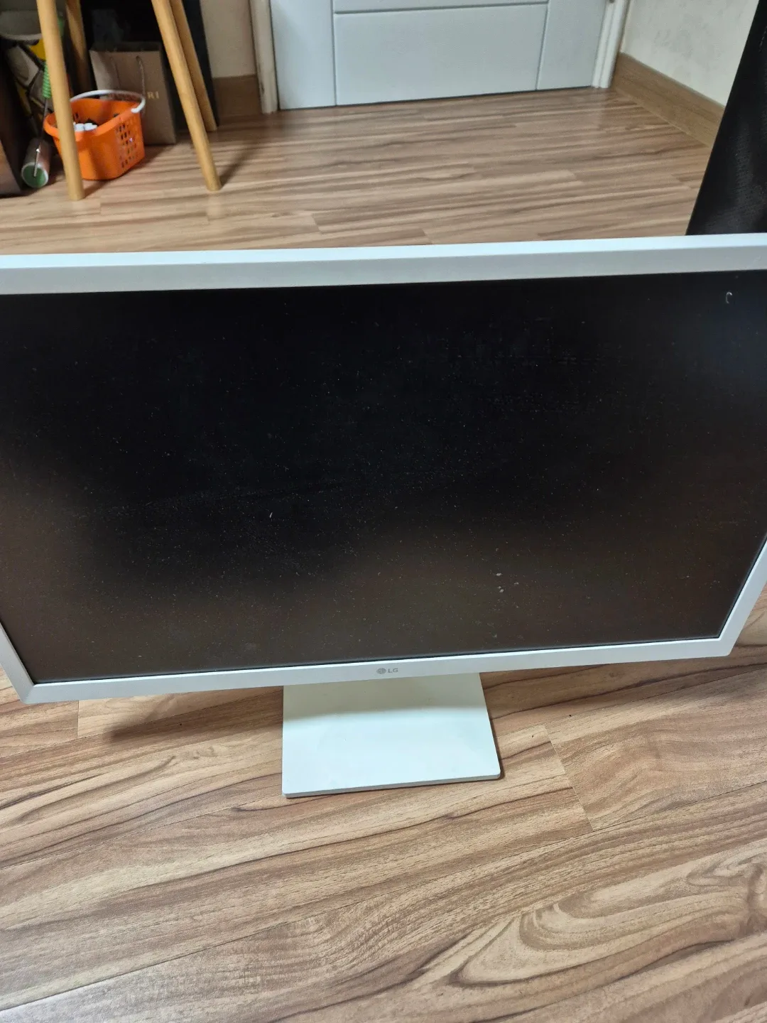 LG 24인치 모니터 + 사운드바