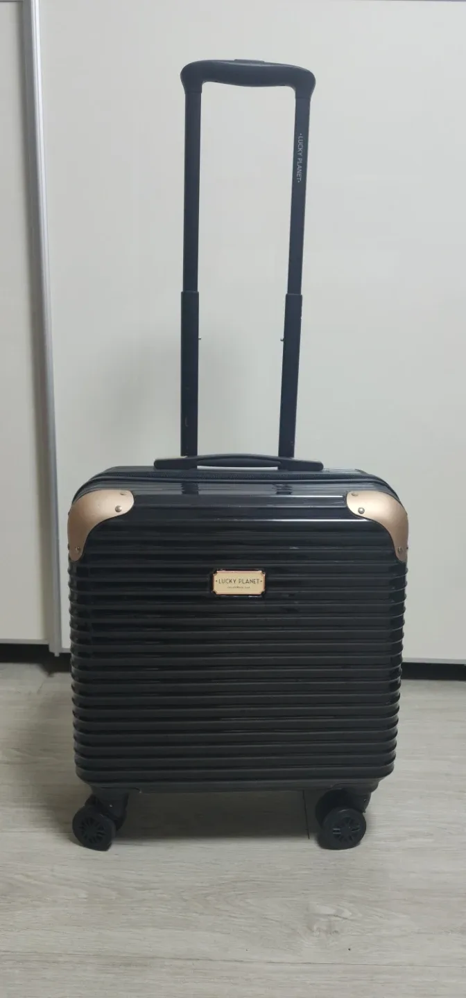 럭키플래닛 블랙 기내용 캐리어 판매합니다