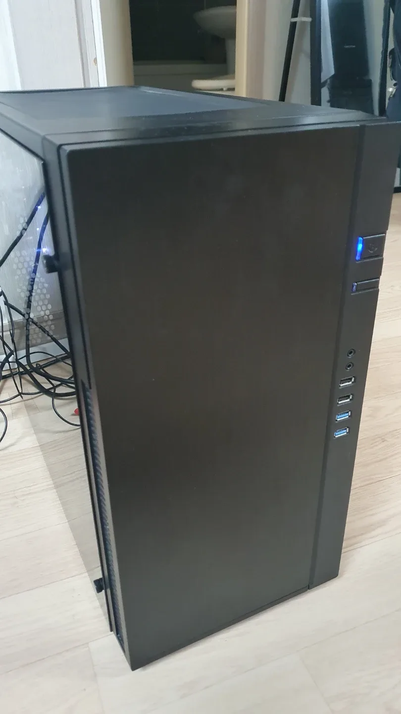 i5 9세대 16GB램 GTX 1070Ti 그래픽카드 게임용 컴퓨터 본체(모니터 별도 문의)