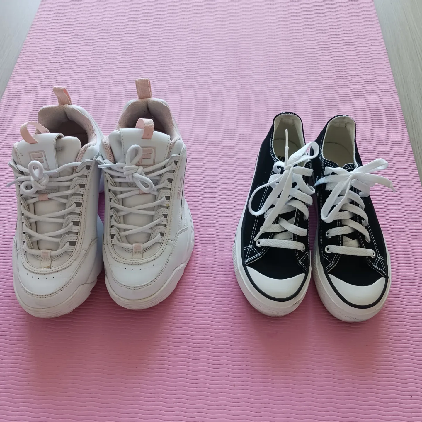 휠라운동화와 캔퍼스검정색운동화 일괄판매