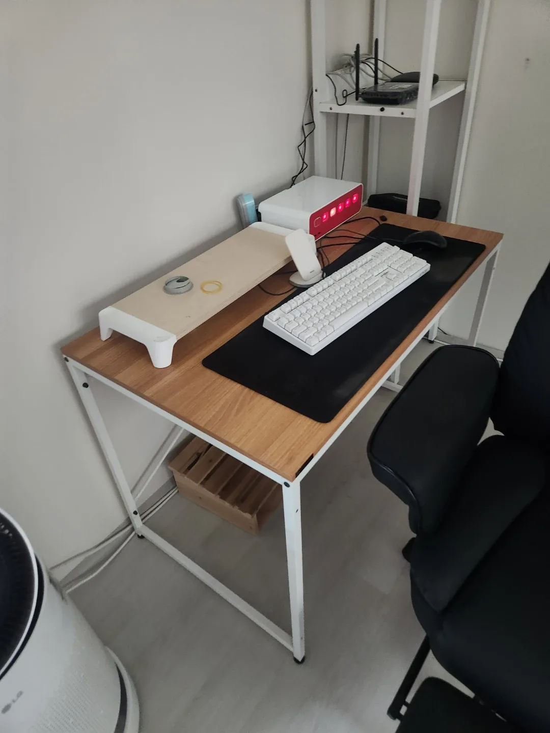 컴퓨터 책상 우드 상판 화이트 프레임