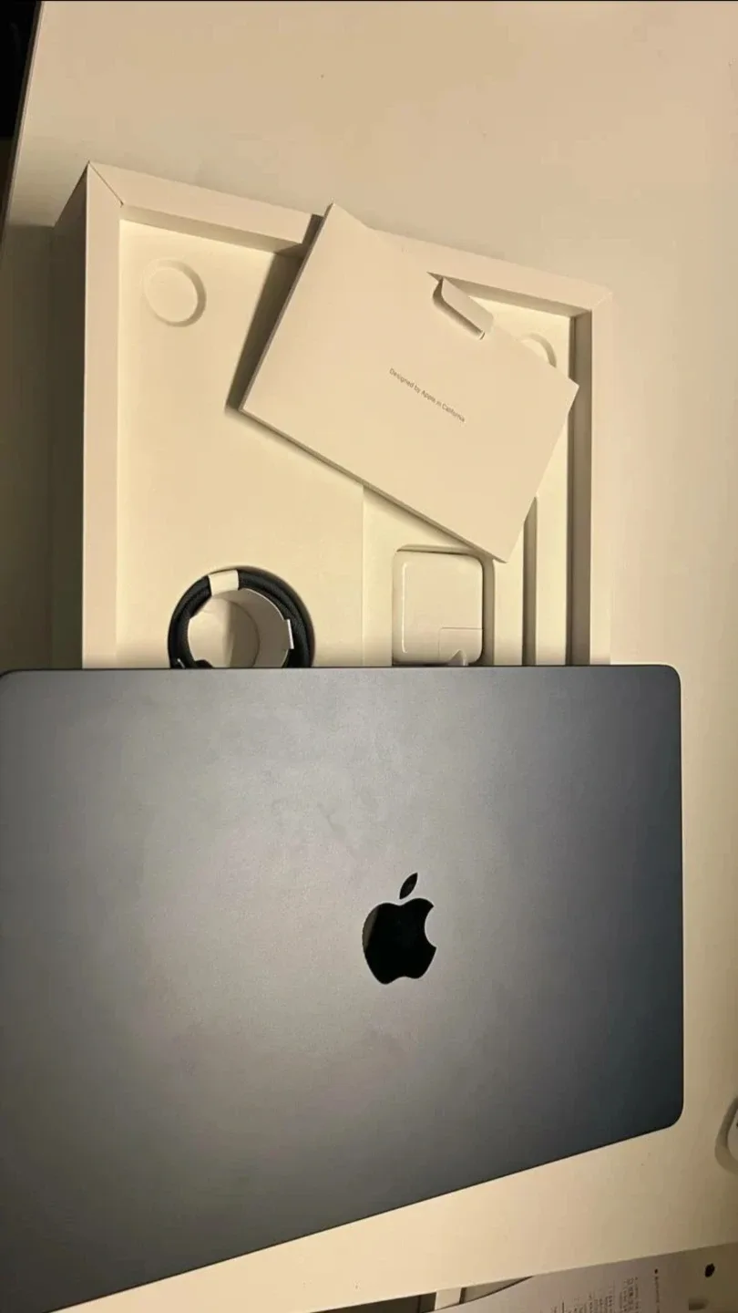 맥북에어 M3 15인치 8/256GB 판매합니다