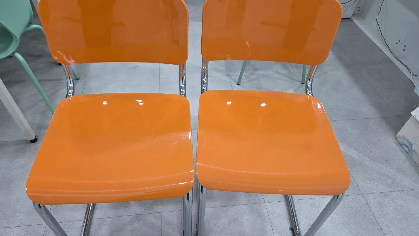 의자 개당30000원