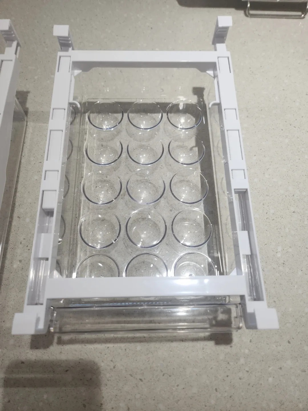 냉장고 서랍형 계란 트레이 12구와 수납형 트레이