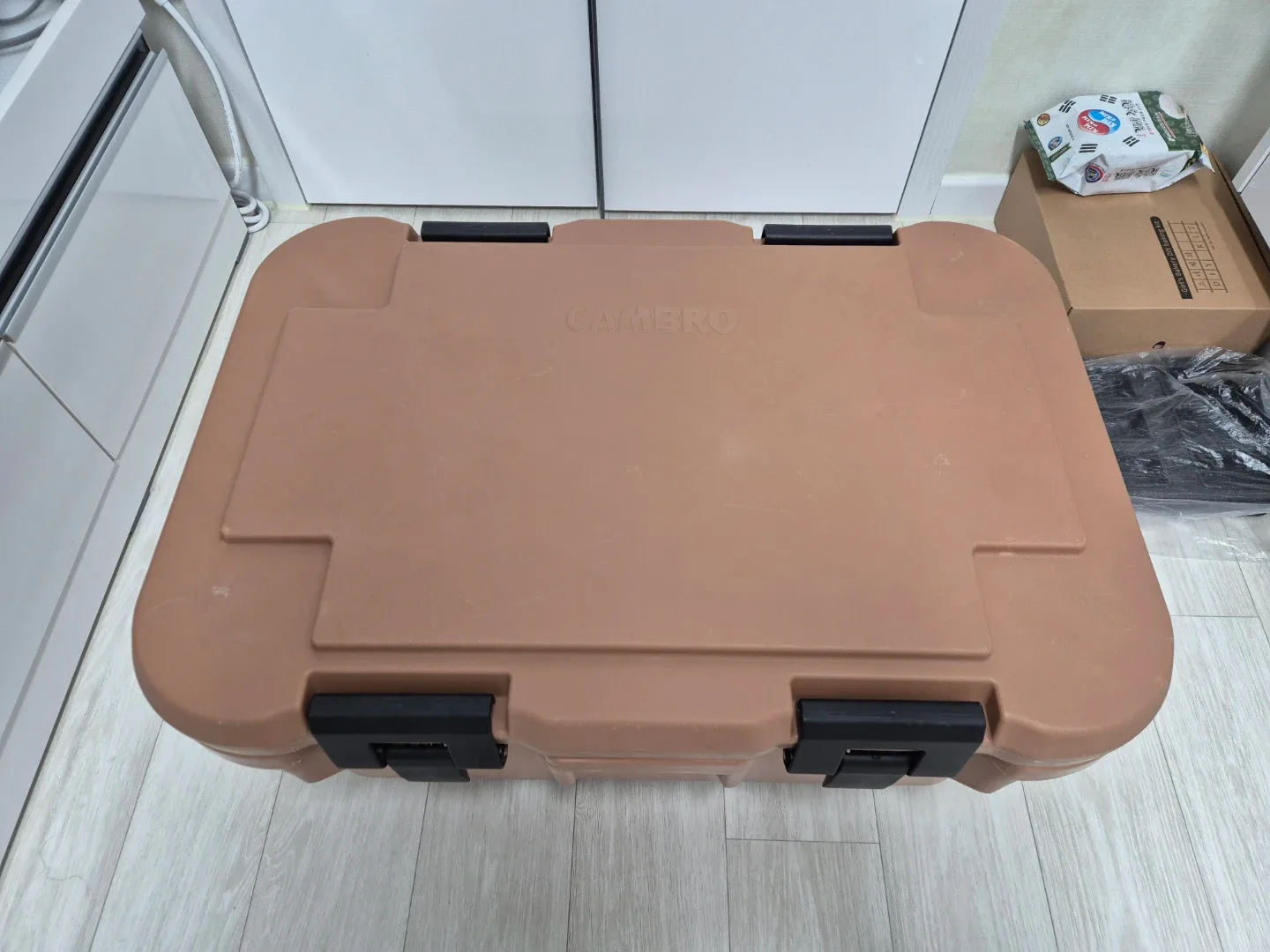 캠브로(CAMBRO) UPCS180 캠캐리어 보온보냉 박스 팔아요!!