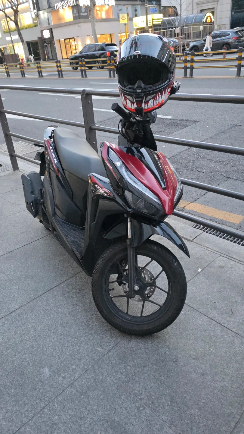 혼다 클릭 125cc 스쿠터 (레드/블랙)