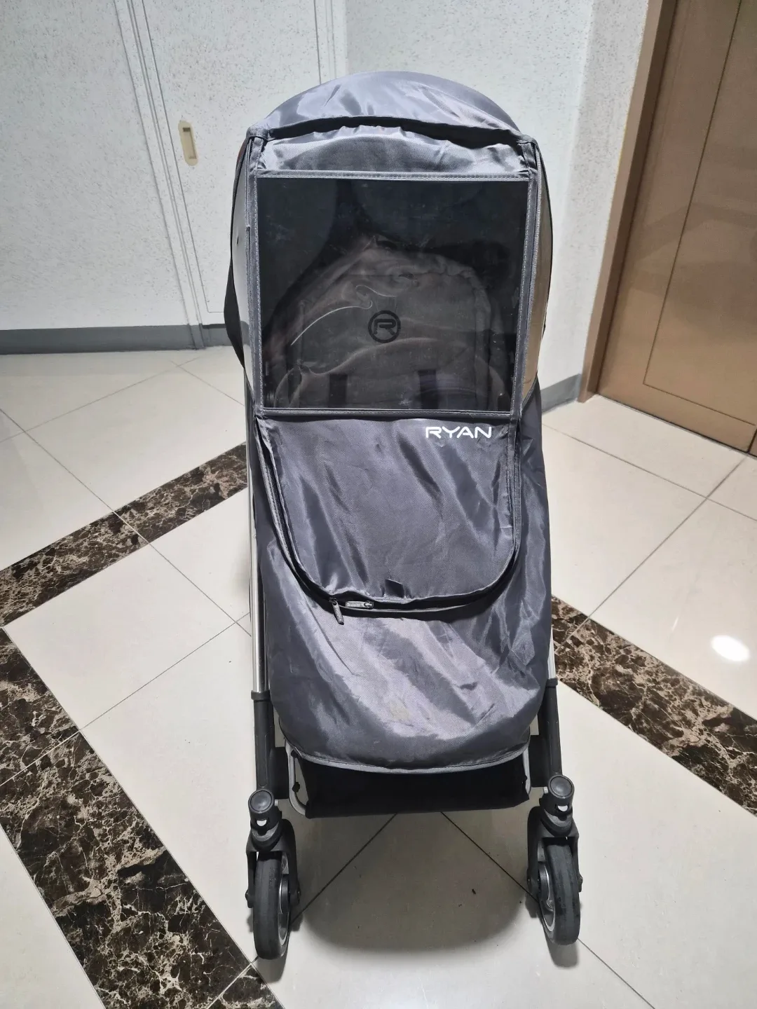 리안 솔로 절충형유모차 판매합니다