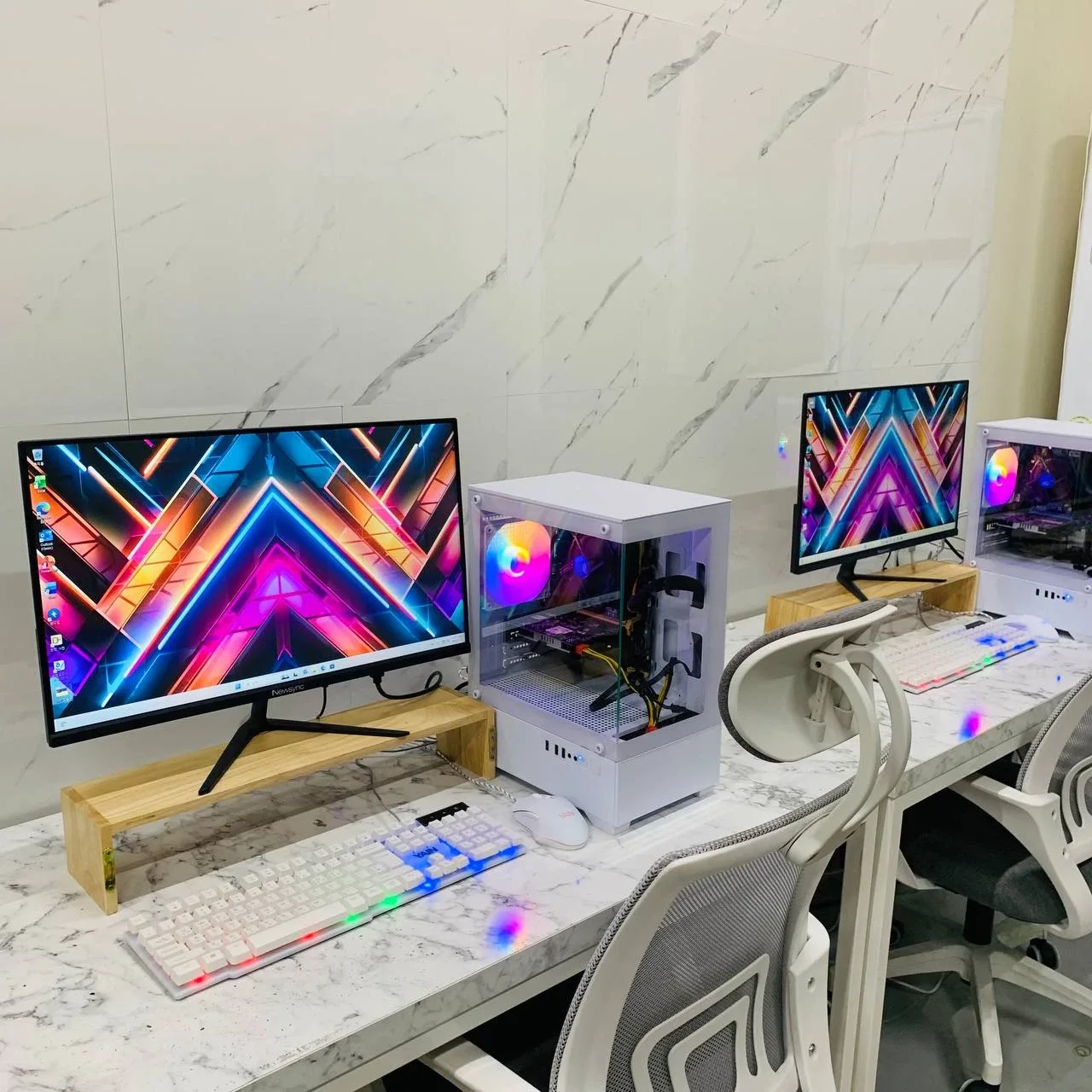 게이밍 컴퓨터 풀세트 모니터 키보드마우스 (미개봉)