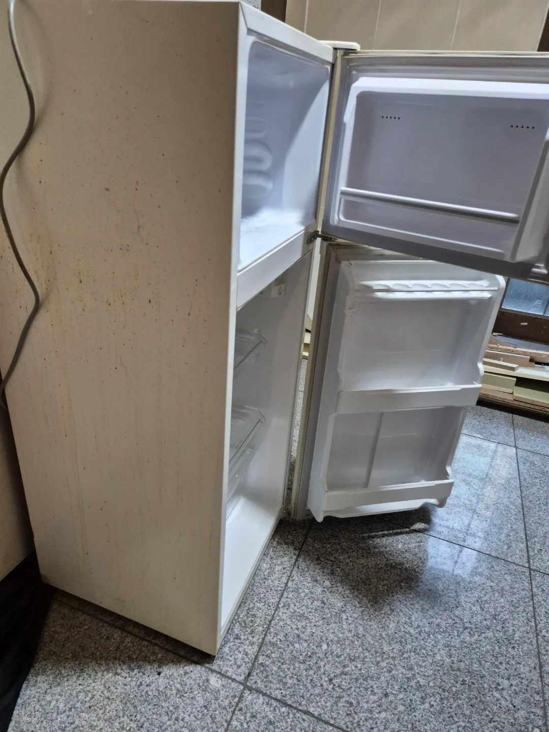 (삼성 일반형 냉장고 무료나눔)