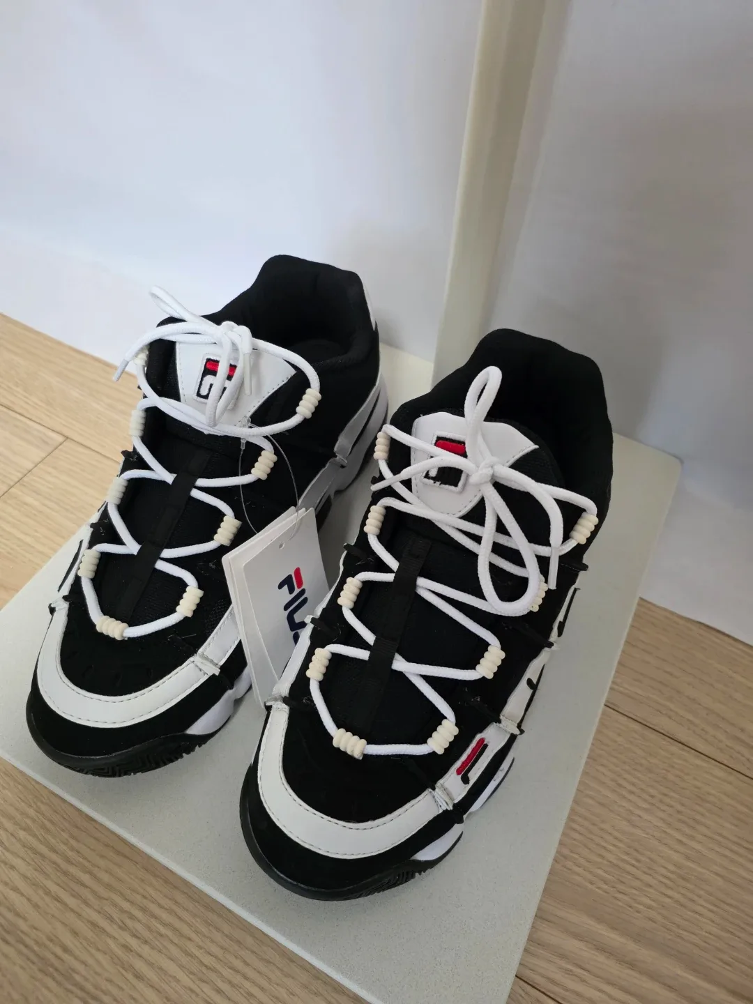 (새상품)휠라 운동화 (사이즈:265)