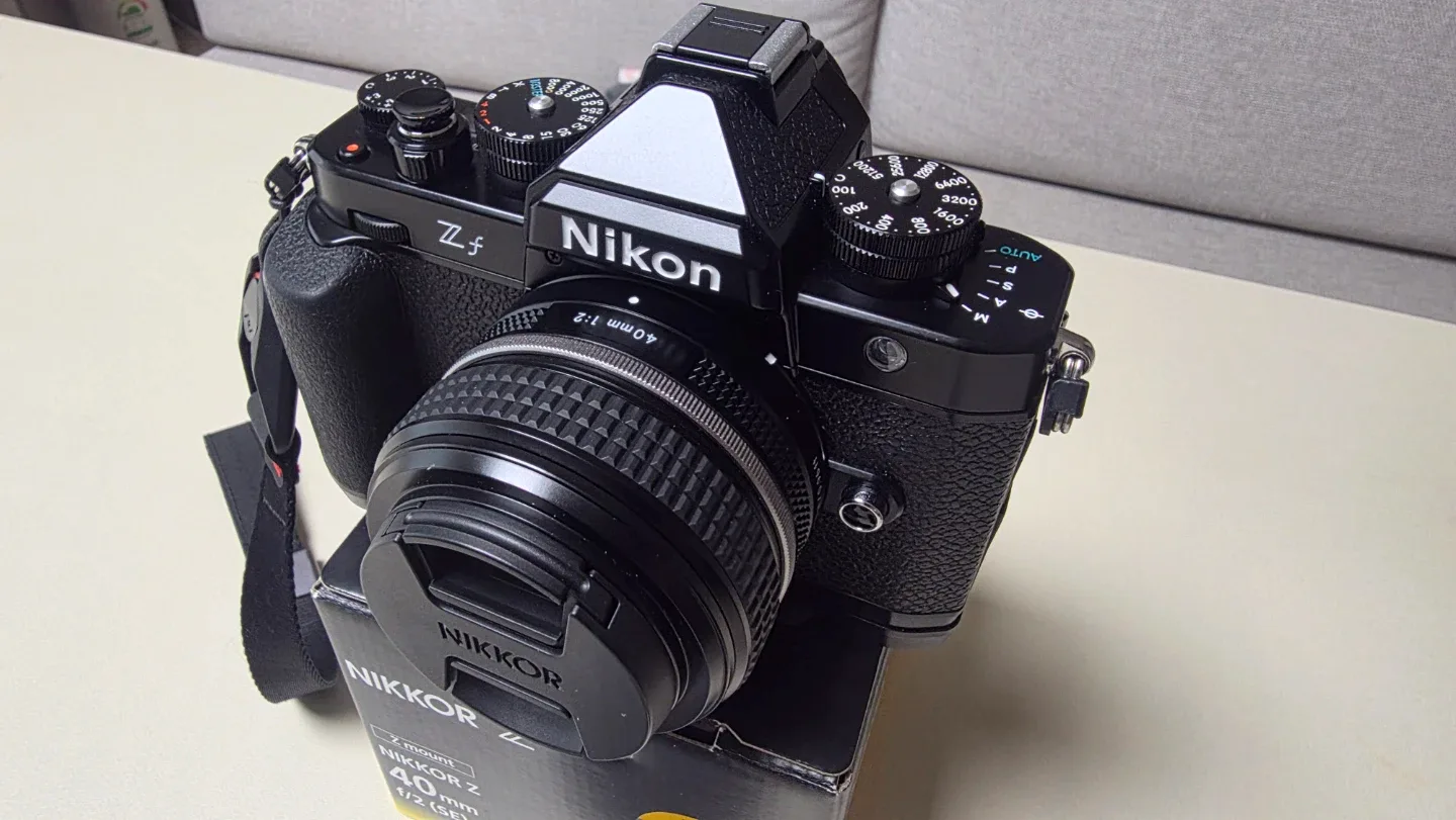 니콘 ZF + 40mmf2 SE 카메라 판매해요