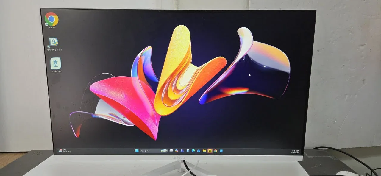 모니터 여러 대 정리 중이라 저렴하게 내놓습니다.