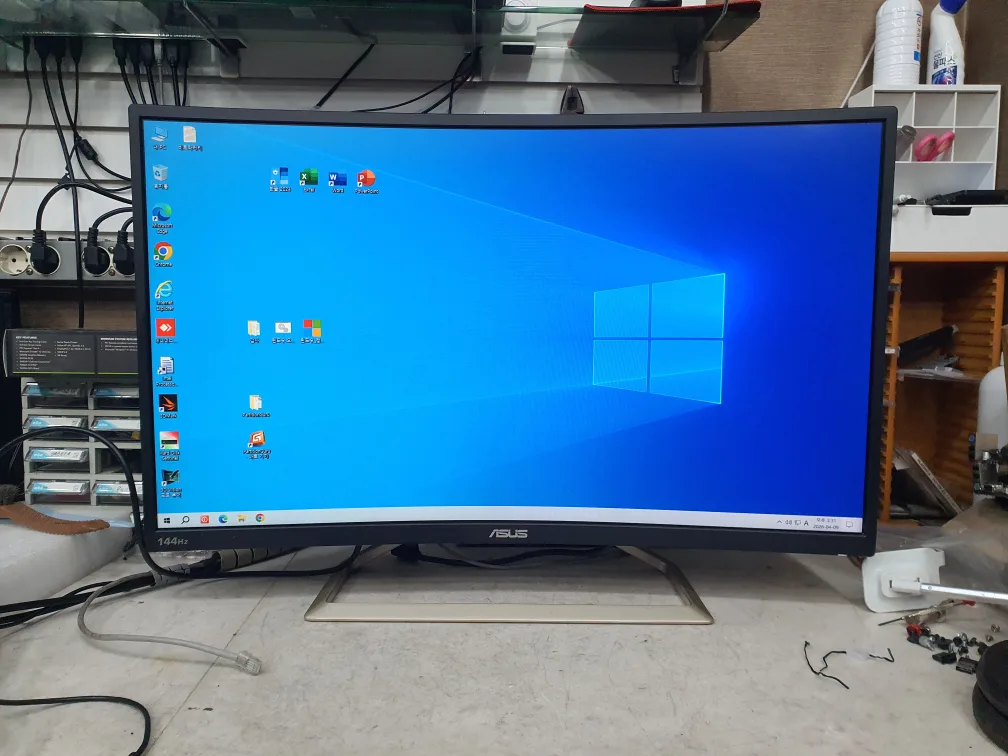 ASUS 32인치 커브드 120HZ 게이밍 모니터