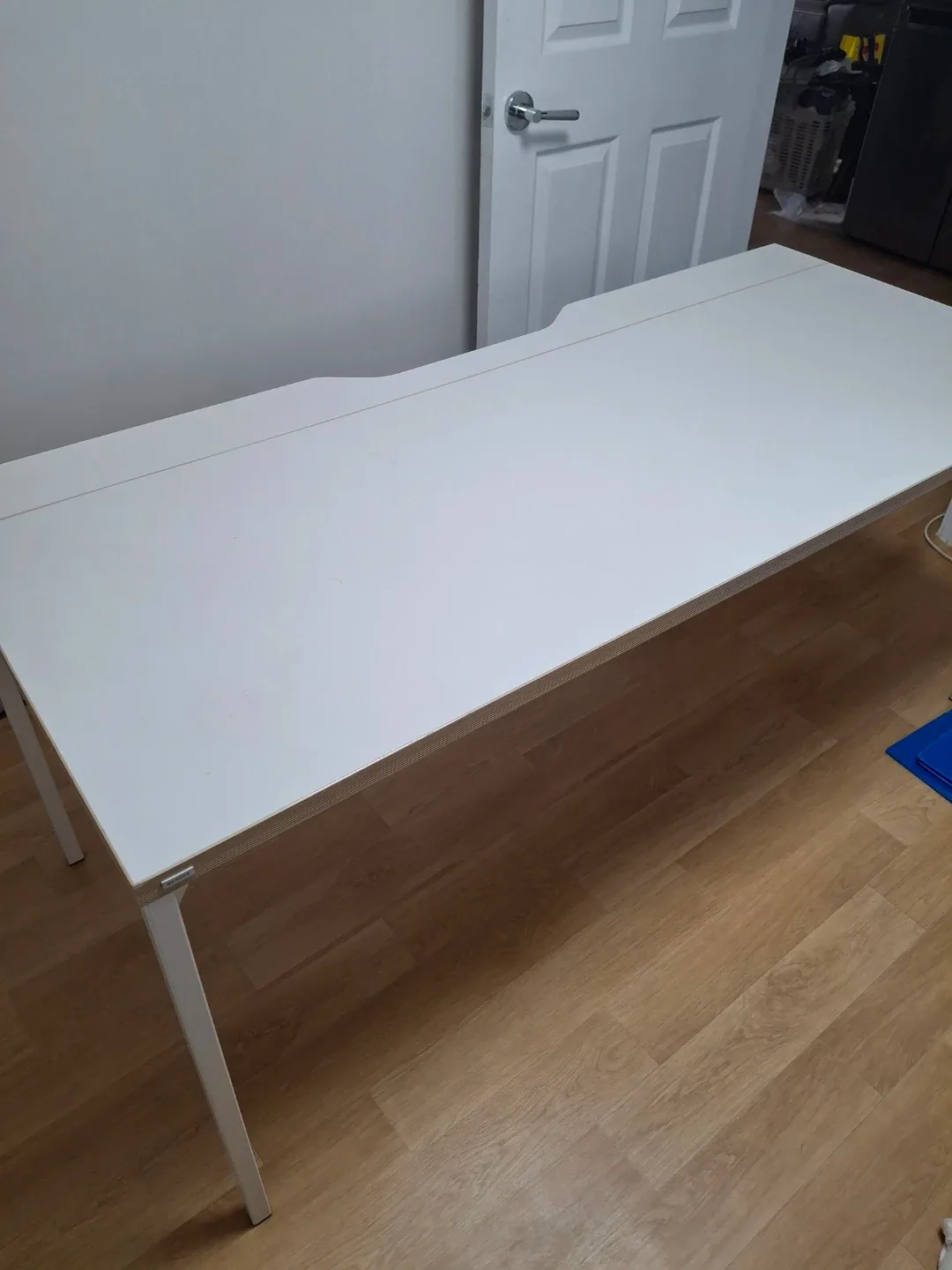 데스커 컴퓨터 책상 1600×700mm 화이트