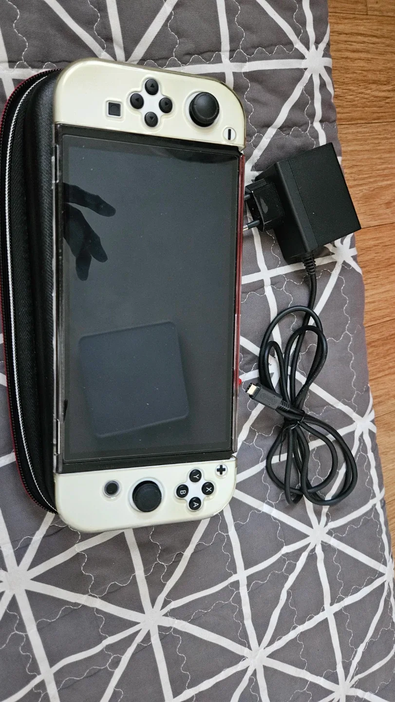 닌텐도스위치1 OLED팝니다 22만원 풀박스