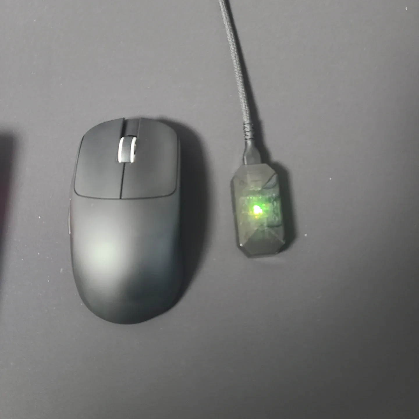 mad r+ 무선 8k 마우스 팝니다.