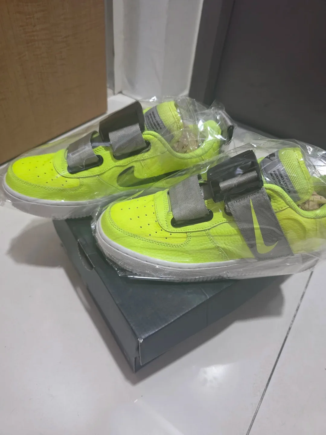 나이키한정판운동화235