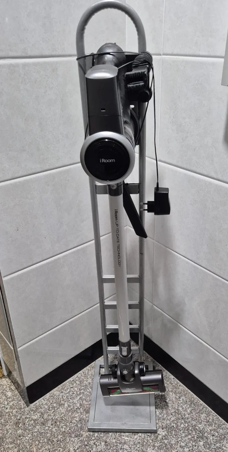 아이룸 무선청소기 실버