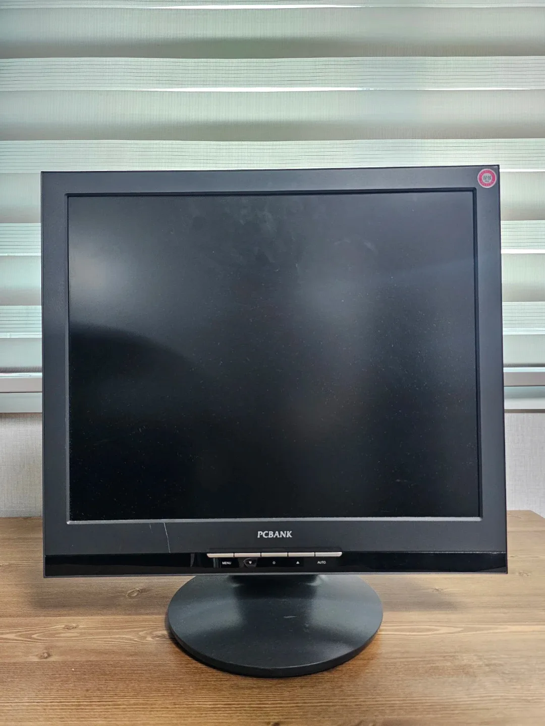 PCBANK 19인치 모니터