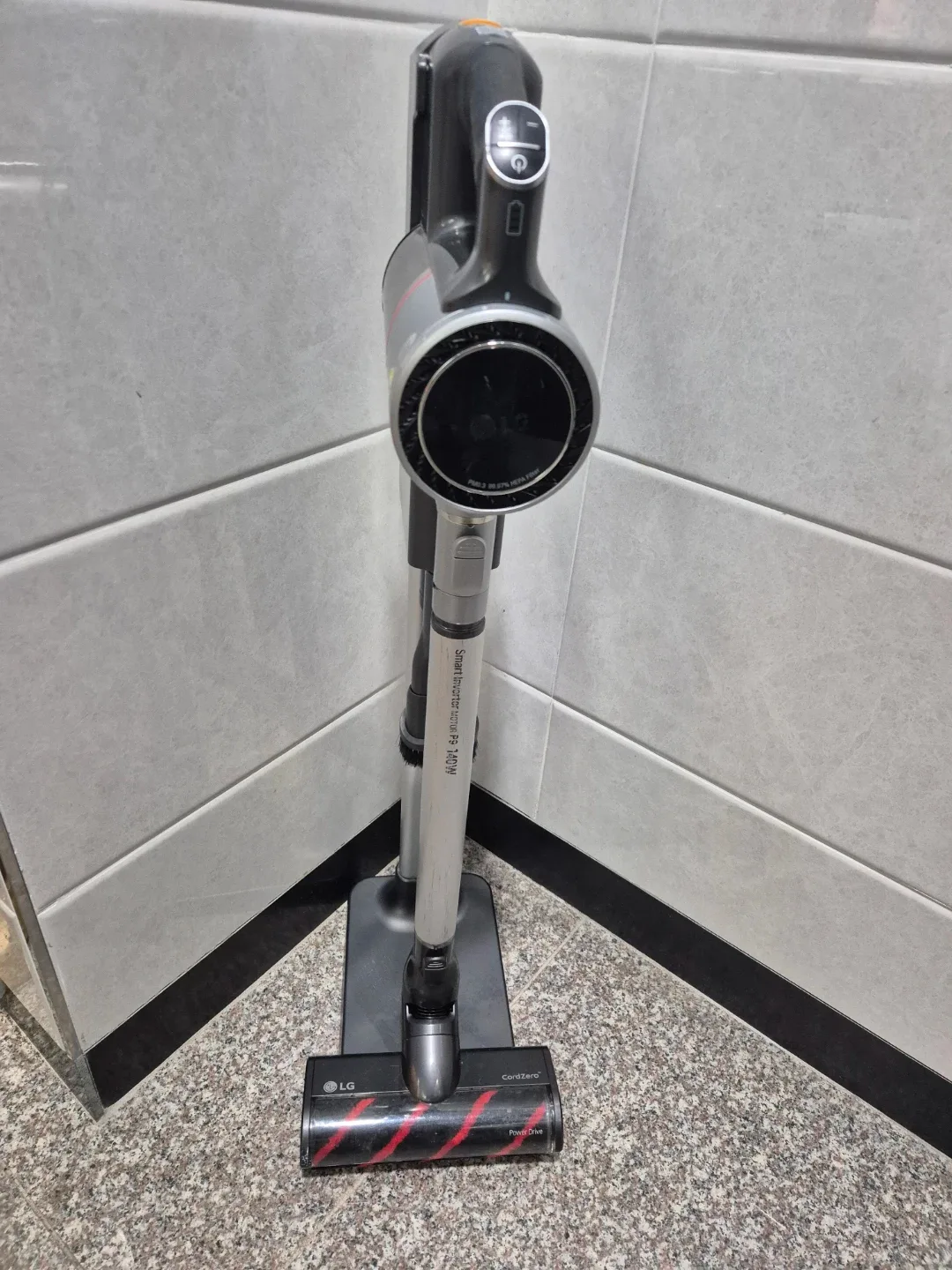 LG 코드제로 P9 무선청소기 실버