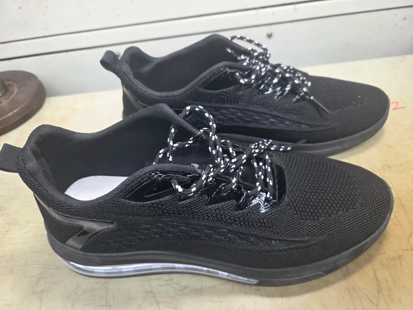 블랙 에어쿠션 운동화 270