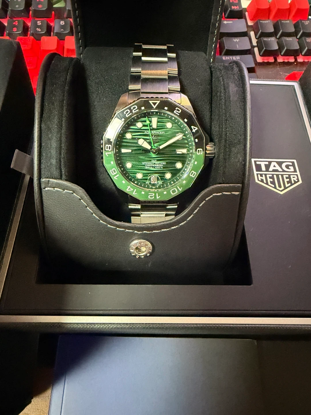 태그호이어 아쿠아레이서 프로페셔널 300 GMT 그린 42mm
