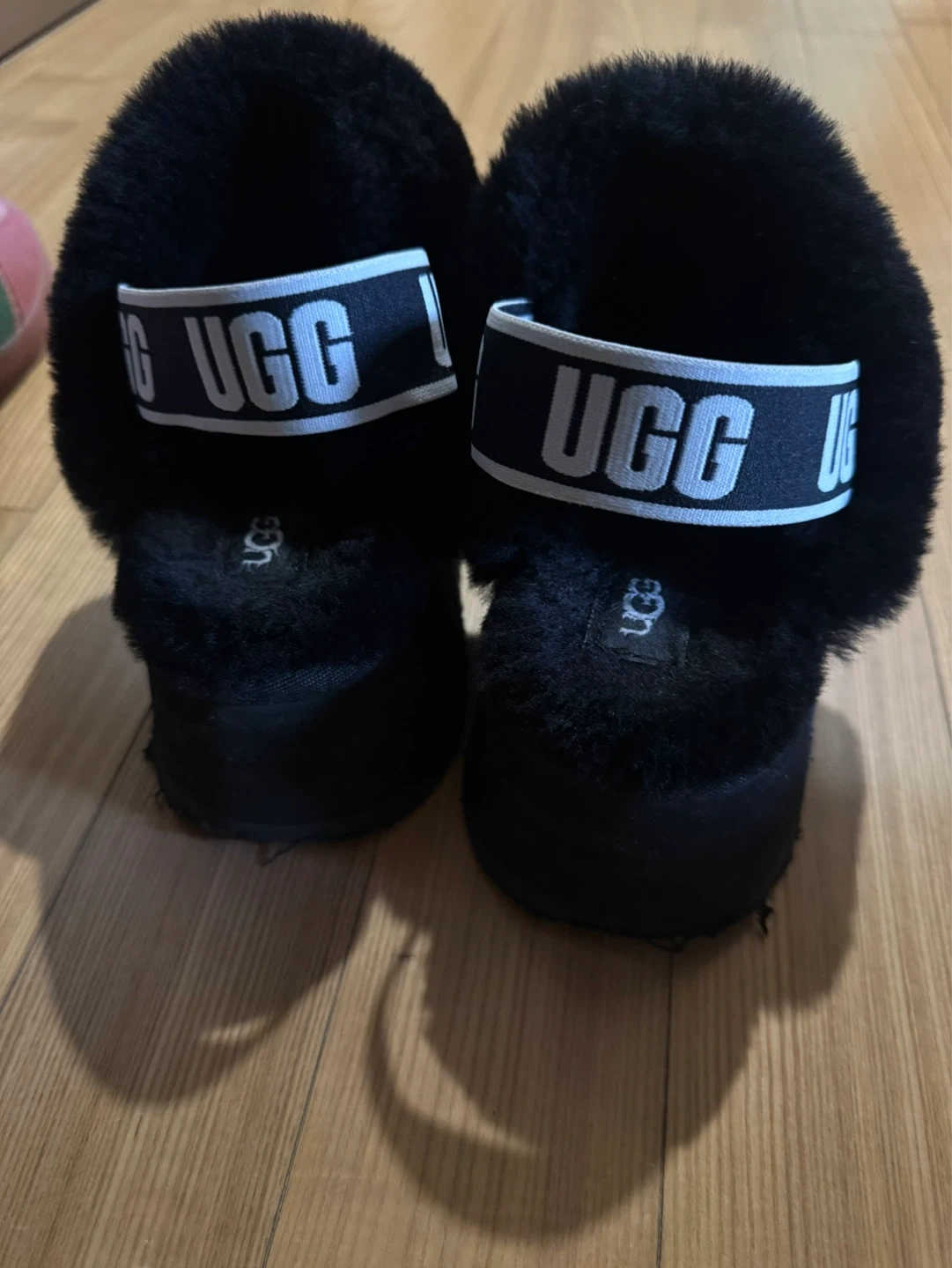 UGG 어그 슬리퍼 블랙