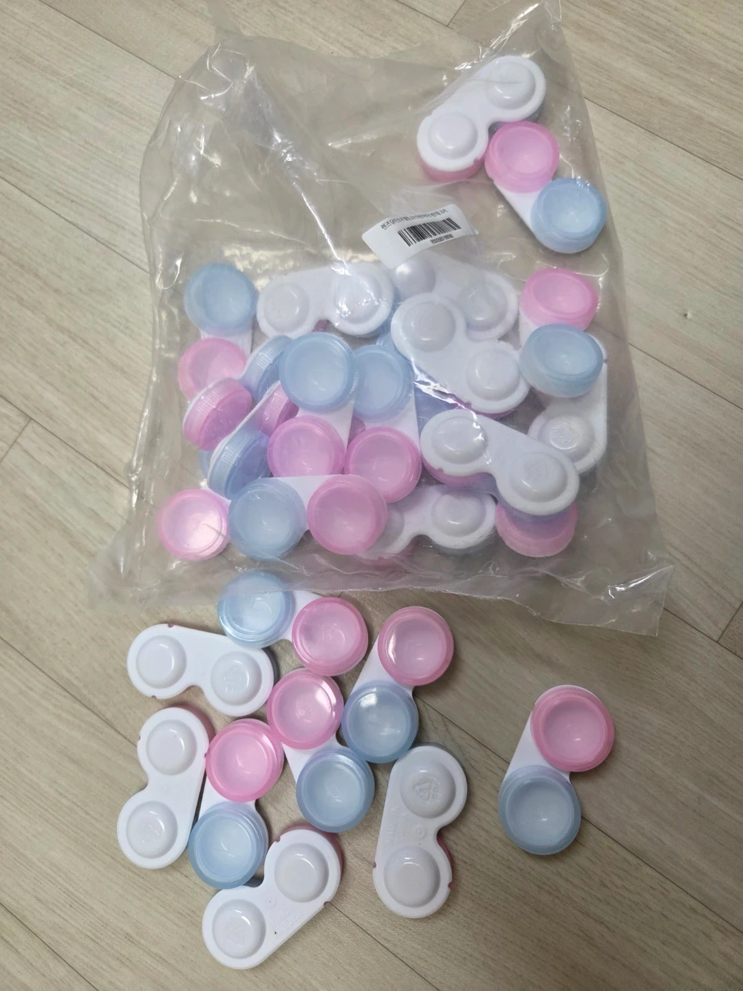 렌즈통 29개