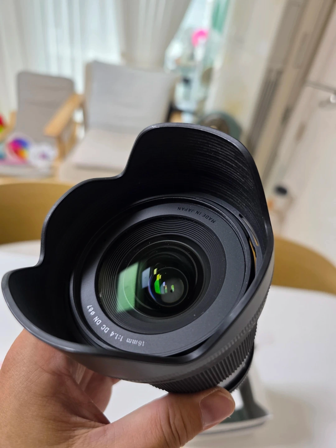 시그마 16mm F1.4 DC DN Contemporary 렌즈