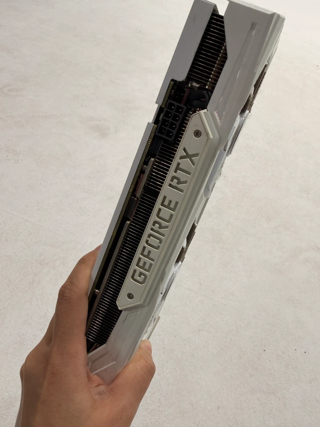 이엠텍 RTX 2060 화이트 스톰 그래픽카드