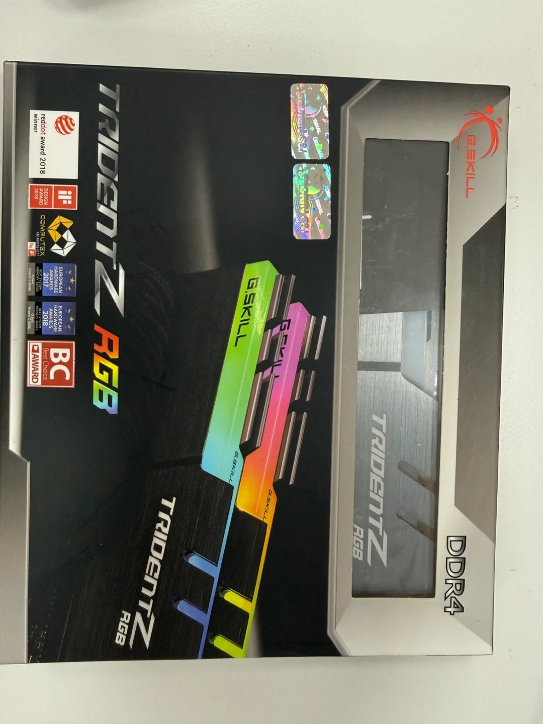 G.Skill Trident Z RGB DDR4 메모리 32GB (16GBx2) 3200 CL15