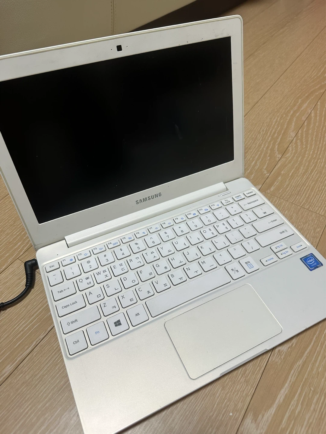 삼성 노트북 NT110S1R 화이트 11인치