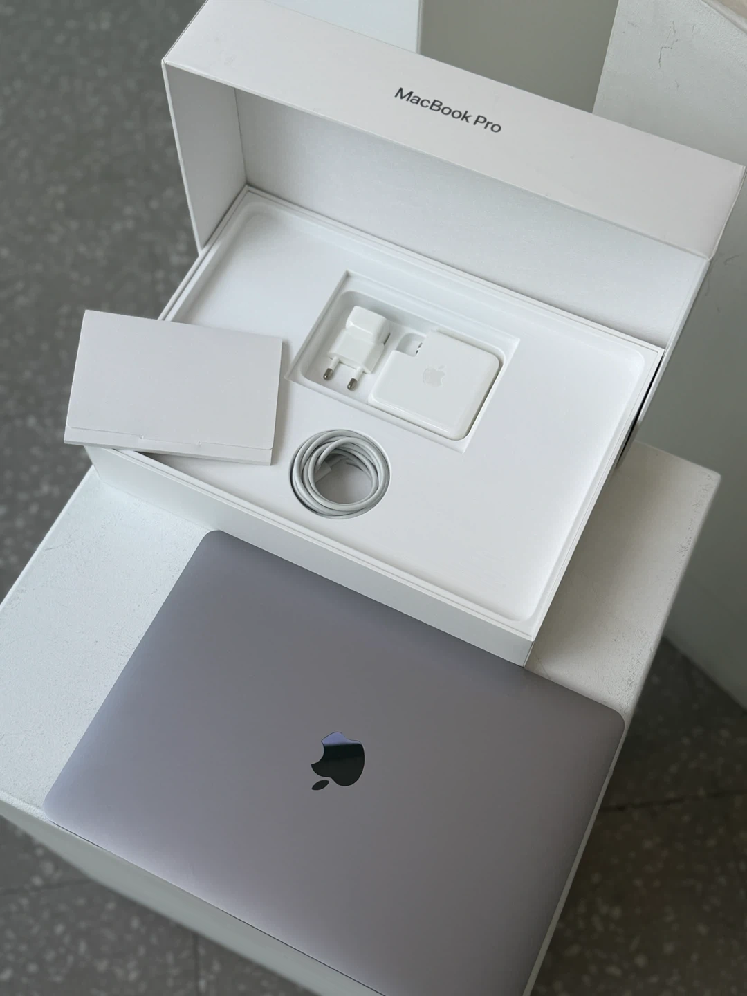 Apple MacBook Pro 13인치 2019 스페이스 그레이