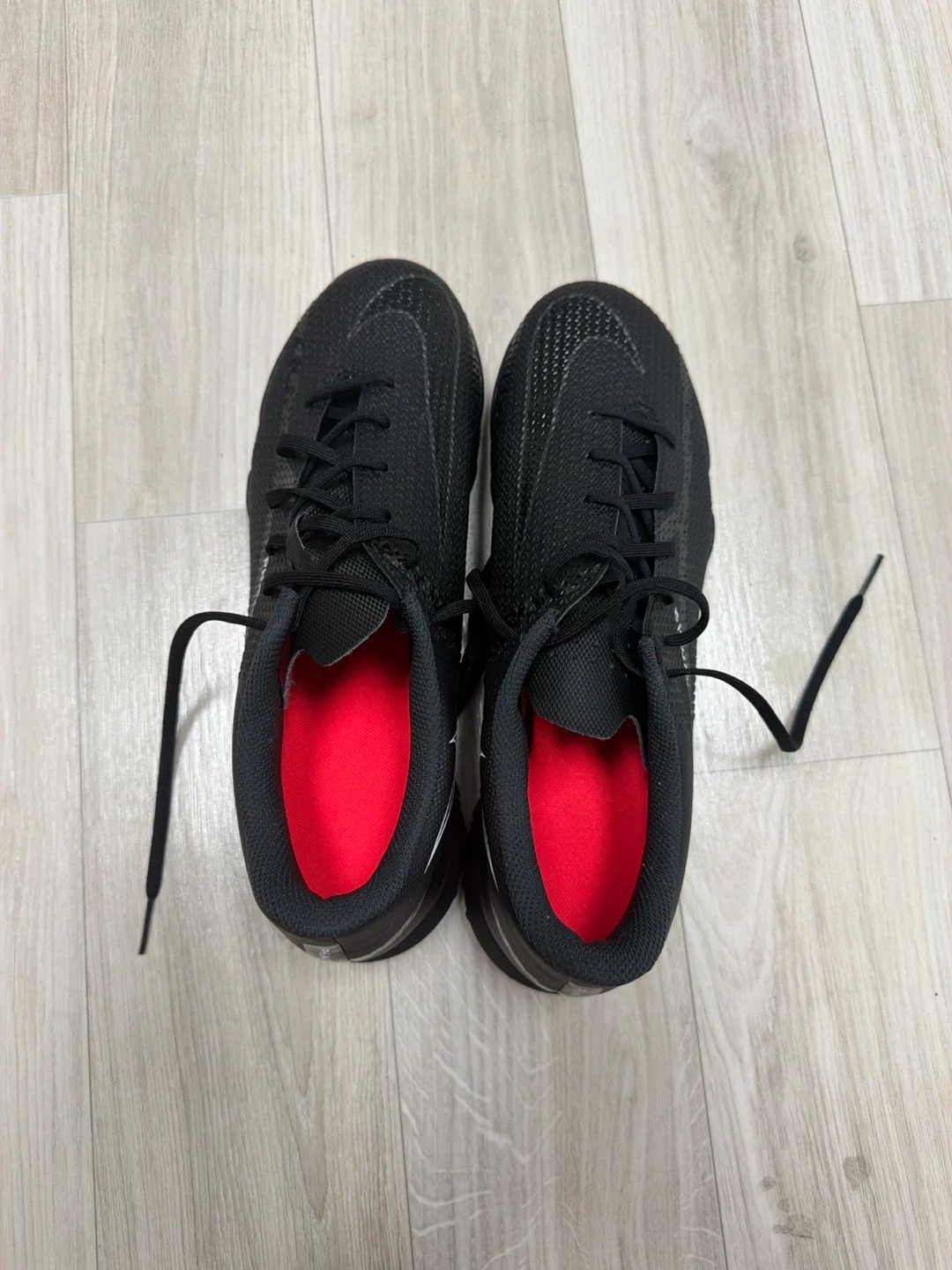 나이키 팬텀 검정 풋살화 255