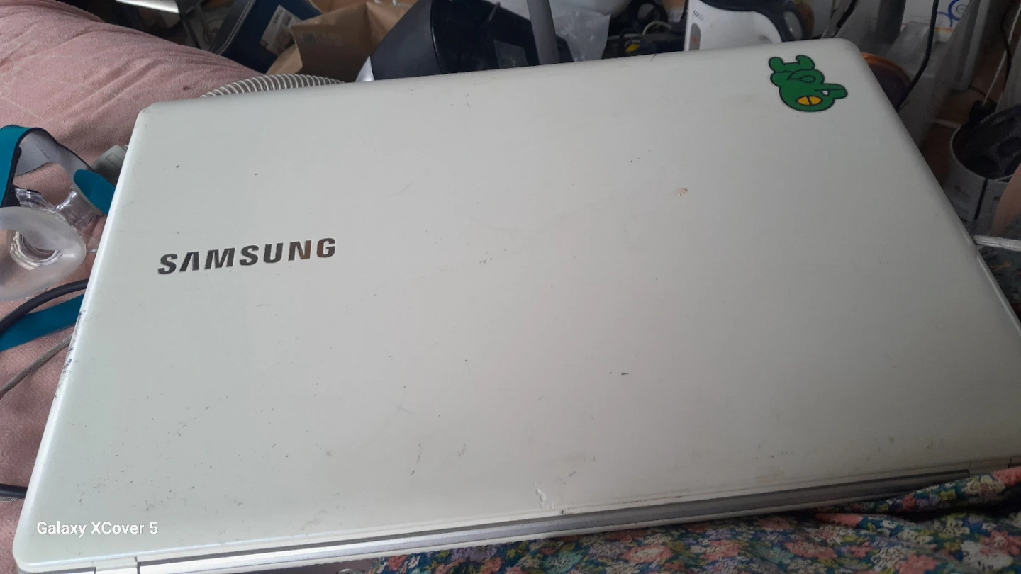 삼성 노트북 화이트