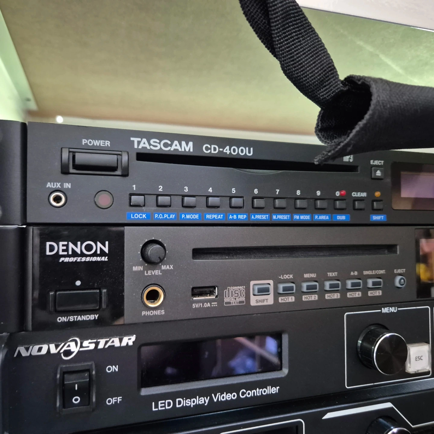 TASCAM CD-400U CD 플레이어 and Denon DN-401C