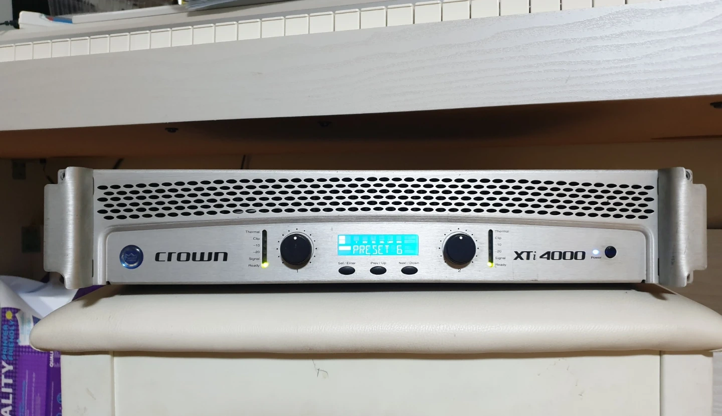 크라운 XTI4000 음향엠프 팔아요.