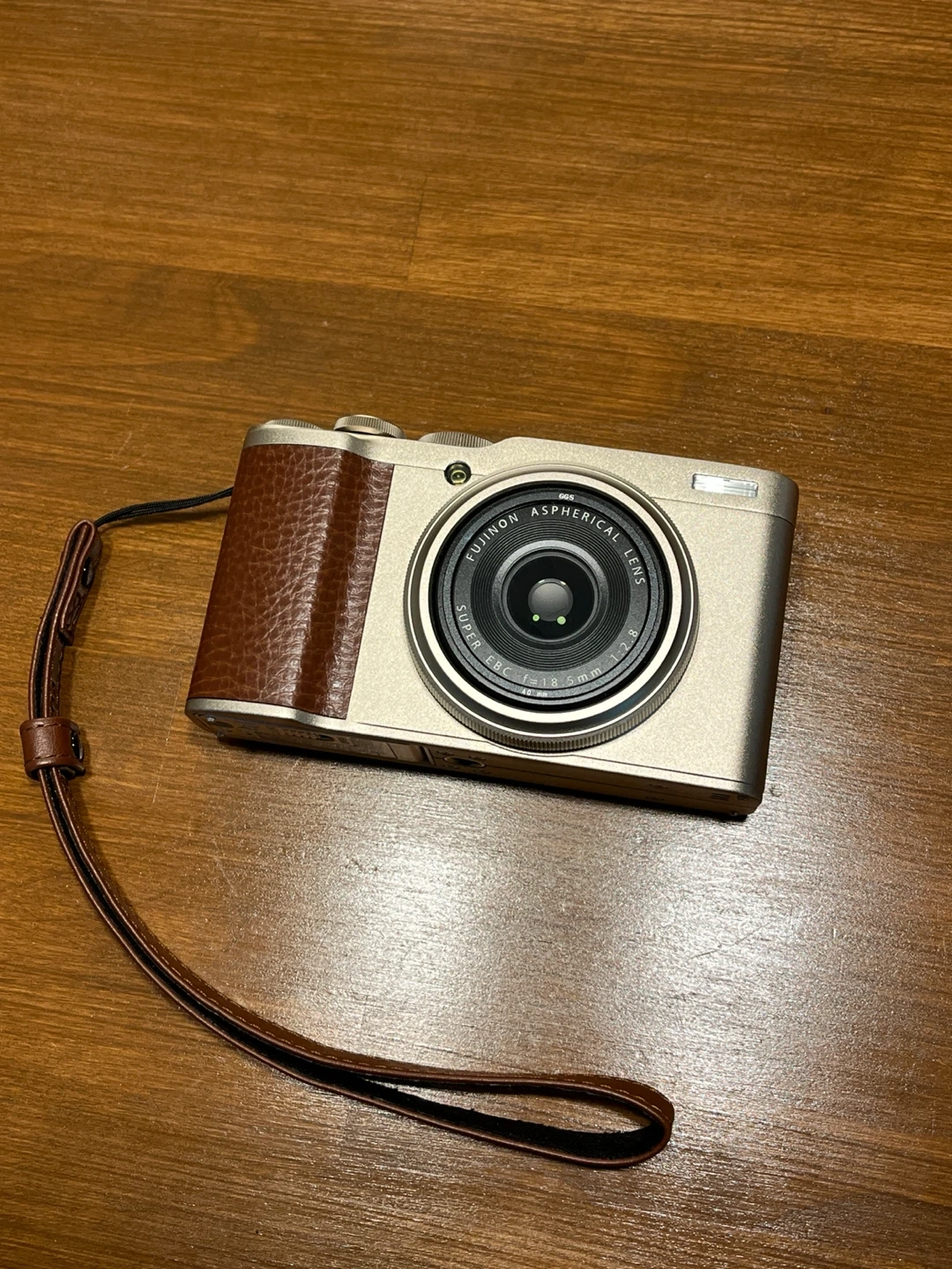 후지필름 XF10