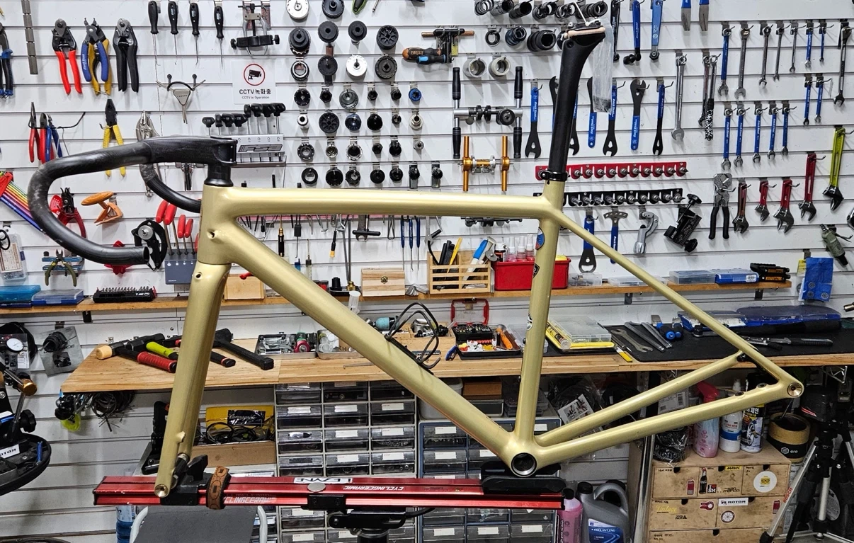 Specialized S-works Aethos 프레임셋 골드 52