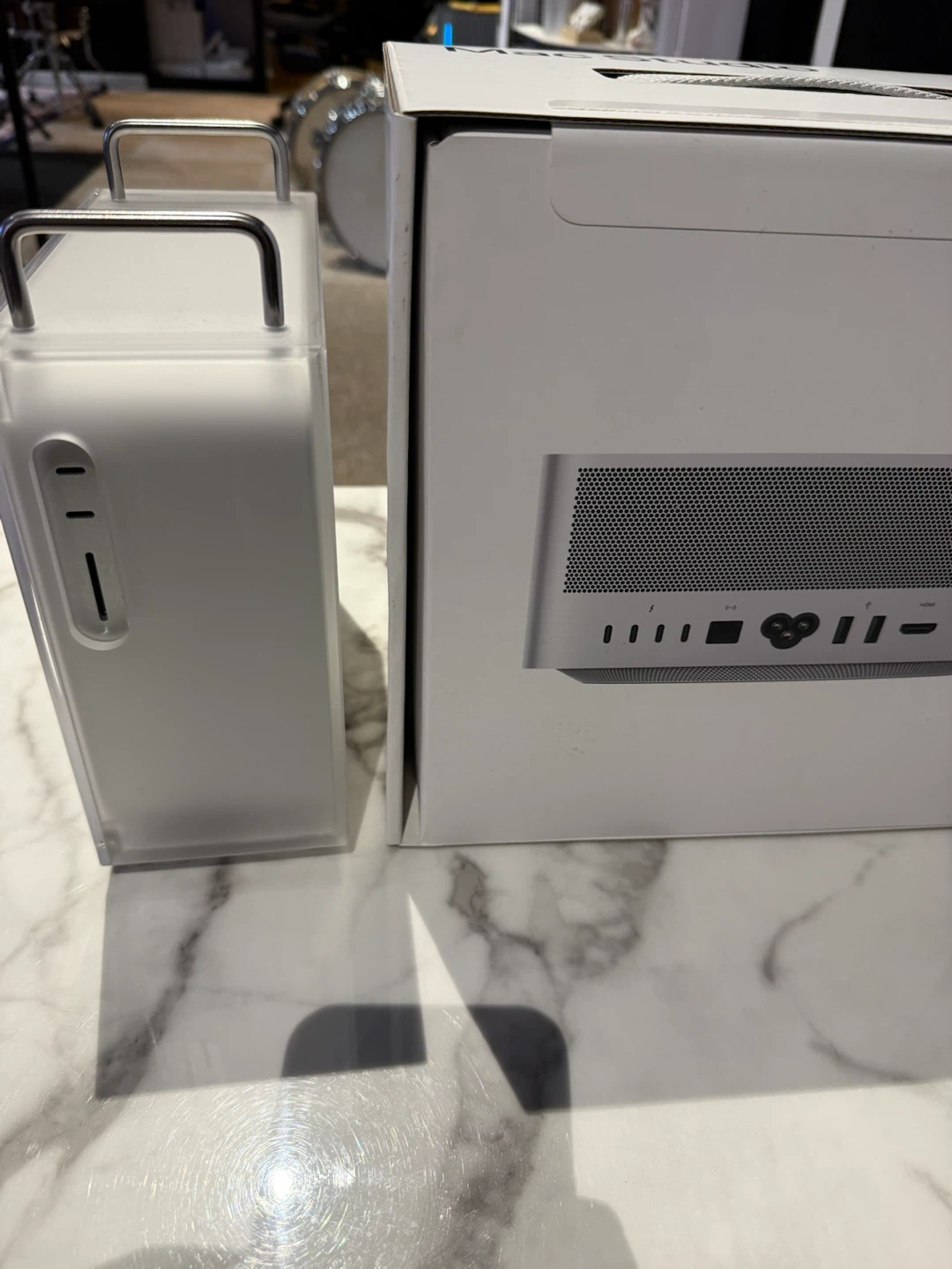 Mac Studio M4 Max 판매합니다.