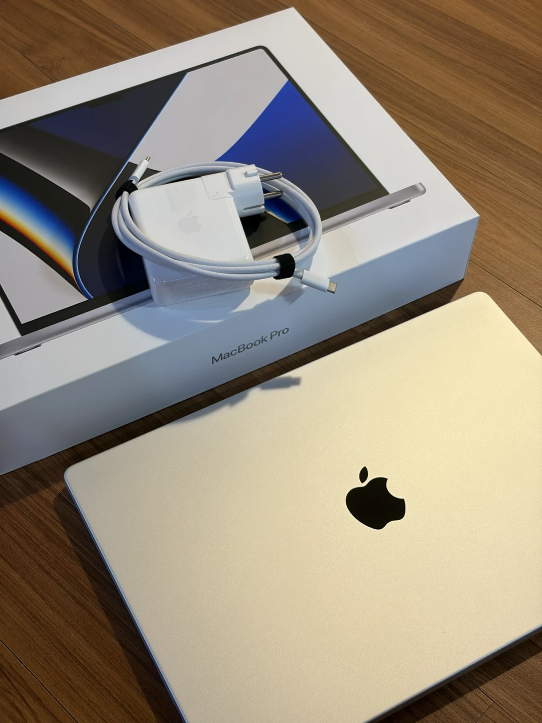 맥북프로 M1 pro 16인치 16GB 1TB 풀박스(실버)