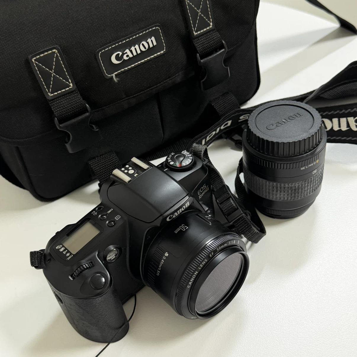 캐논 필름카메라 EOS Rebel G + 렌즈 2종 + 가방 일괄 판매