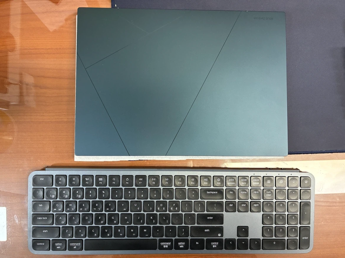 ASUS 젠북 14인치 OLED UX3402ZA + 키크론 B6 키보드